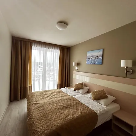 Czarna Gora Ischgl M22 *