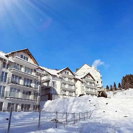 Czarna Gora Ischgl M22 * سيينا