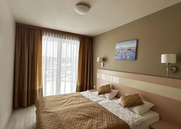 Czarna Gora Ischgl M22 *